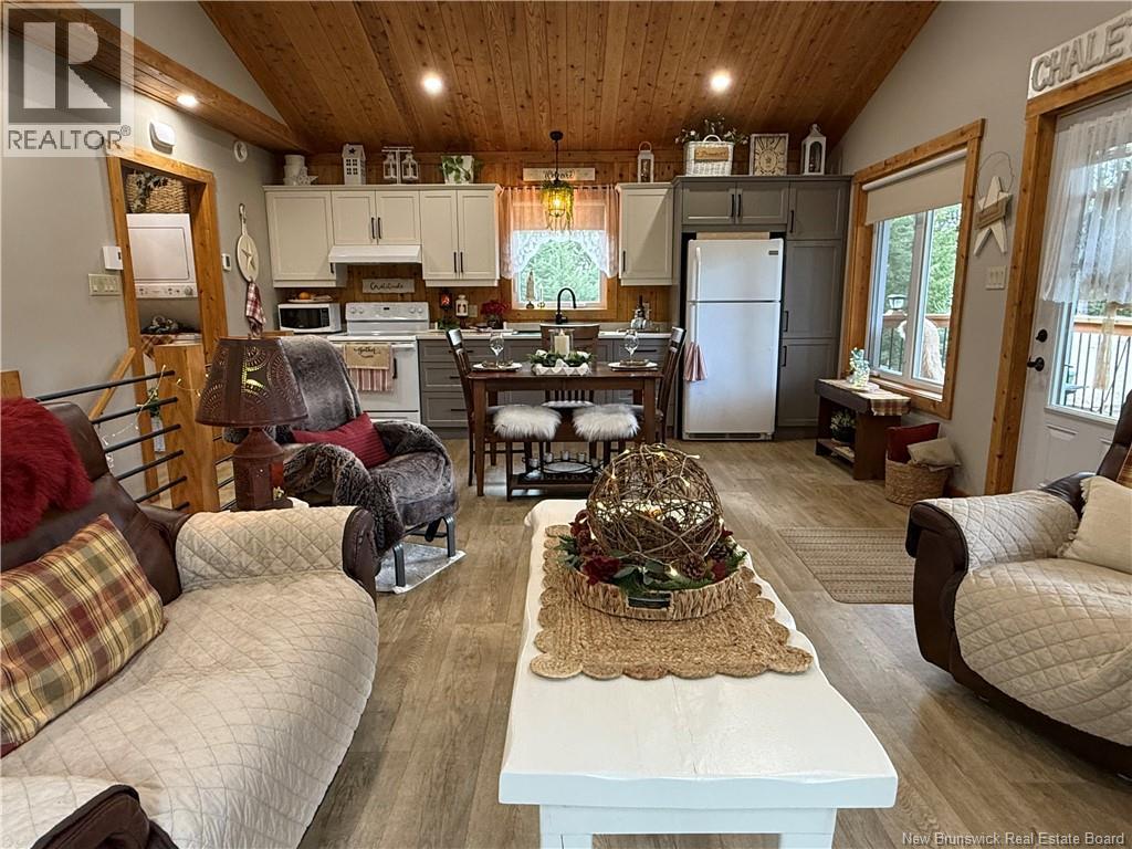 101 Coombes Road, Grand-Sault/grand Falls, New Brunswick E7E 2P8 - Photo 9 - NB129655