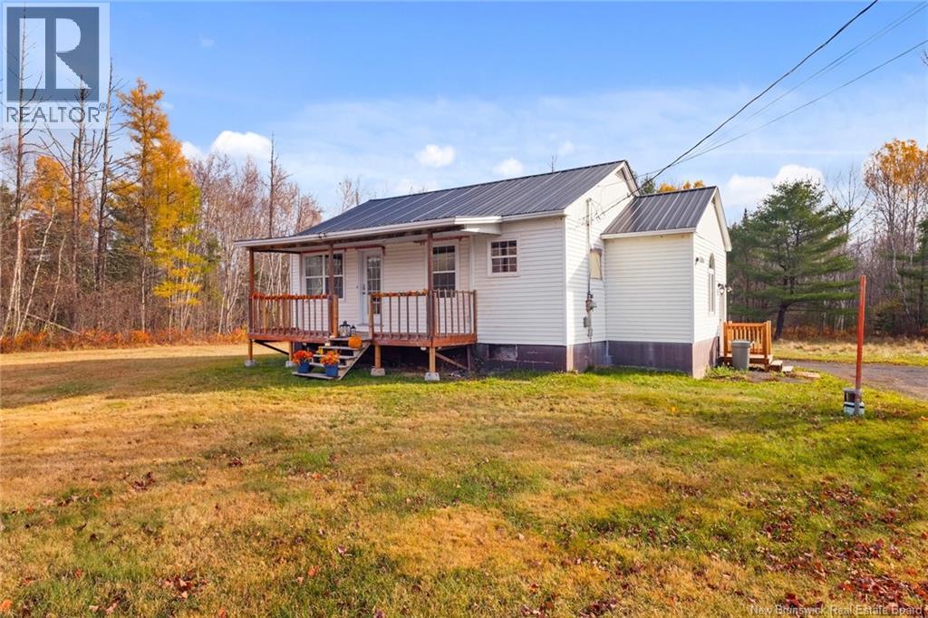 1086 Pleasant Drive, Minto, New Brunswick  E4B 3W1 - Photo 2 - NB129664