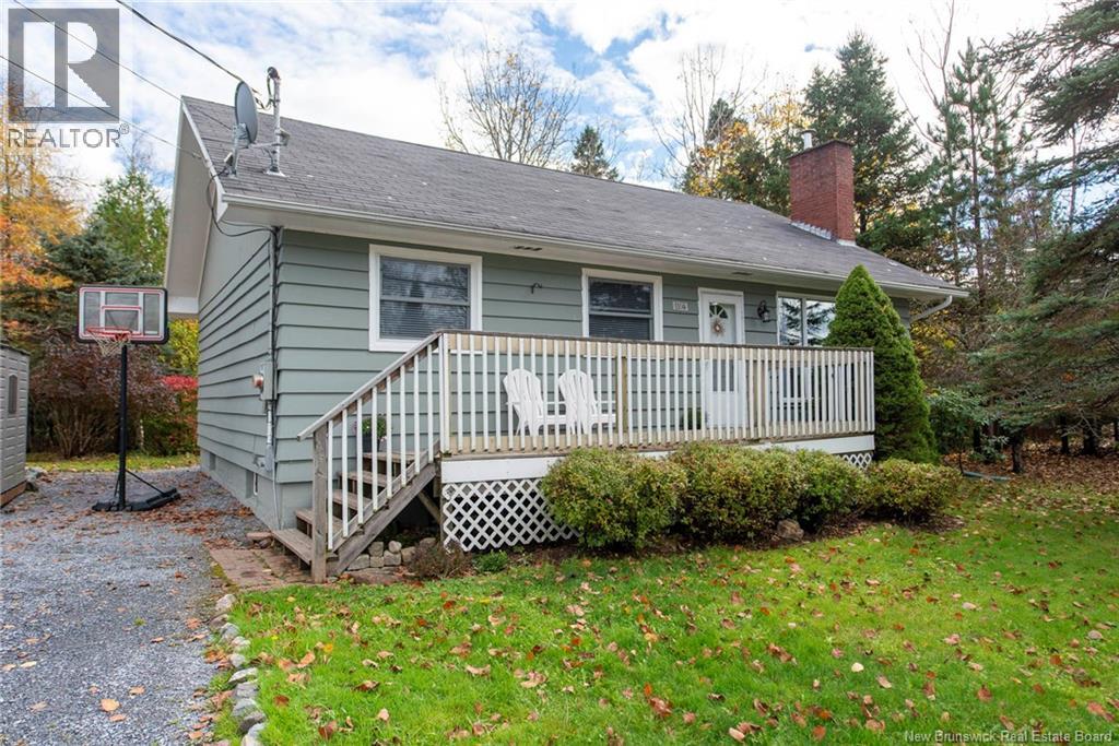 1104 Kennebecasis Drive, Saint John, New Brunswick E2K 5B1 - Photo 1 - NB129646