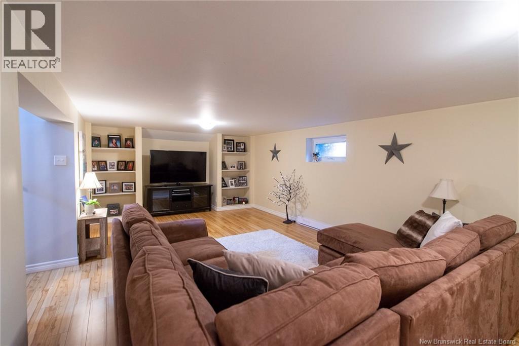 1104 Kennebecasis Drive, Saint John, New Brunswick E2K 5B1 - Photo 13 - NB129646