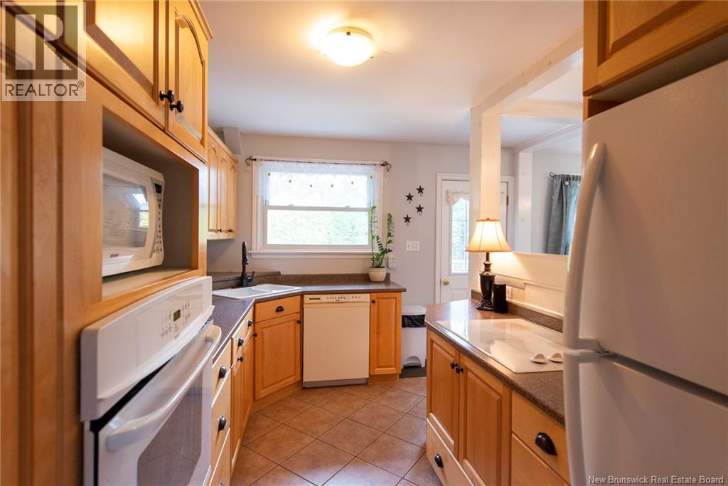 1104 Kennebecasis Drive, Saint John, New Brunswick E2K 5B1 - Photo 6 - NB129646