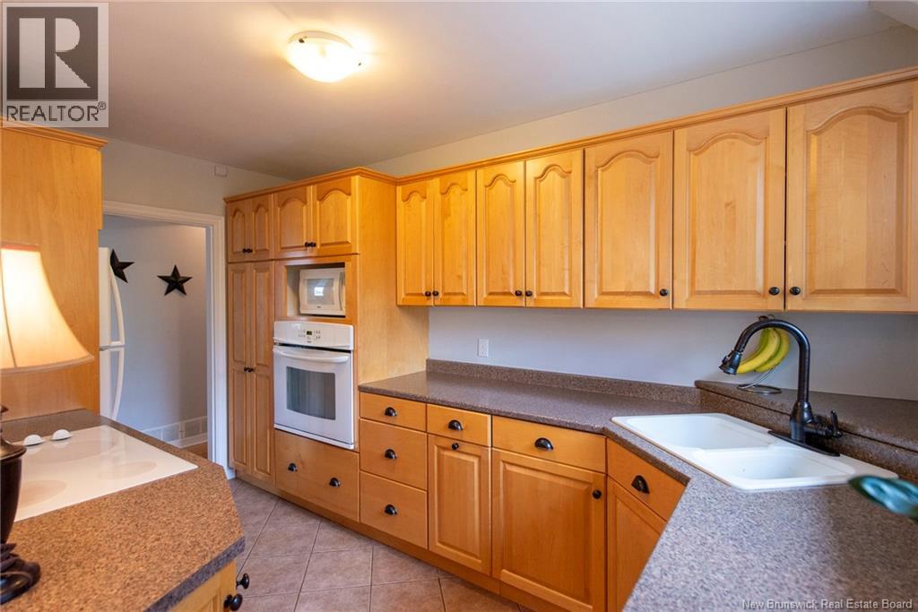 1104 Kennebecasis Drive, Saint John, New Brunswick E2K 5B1 - Photo 7 - NB129646