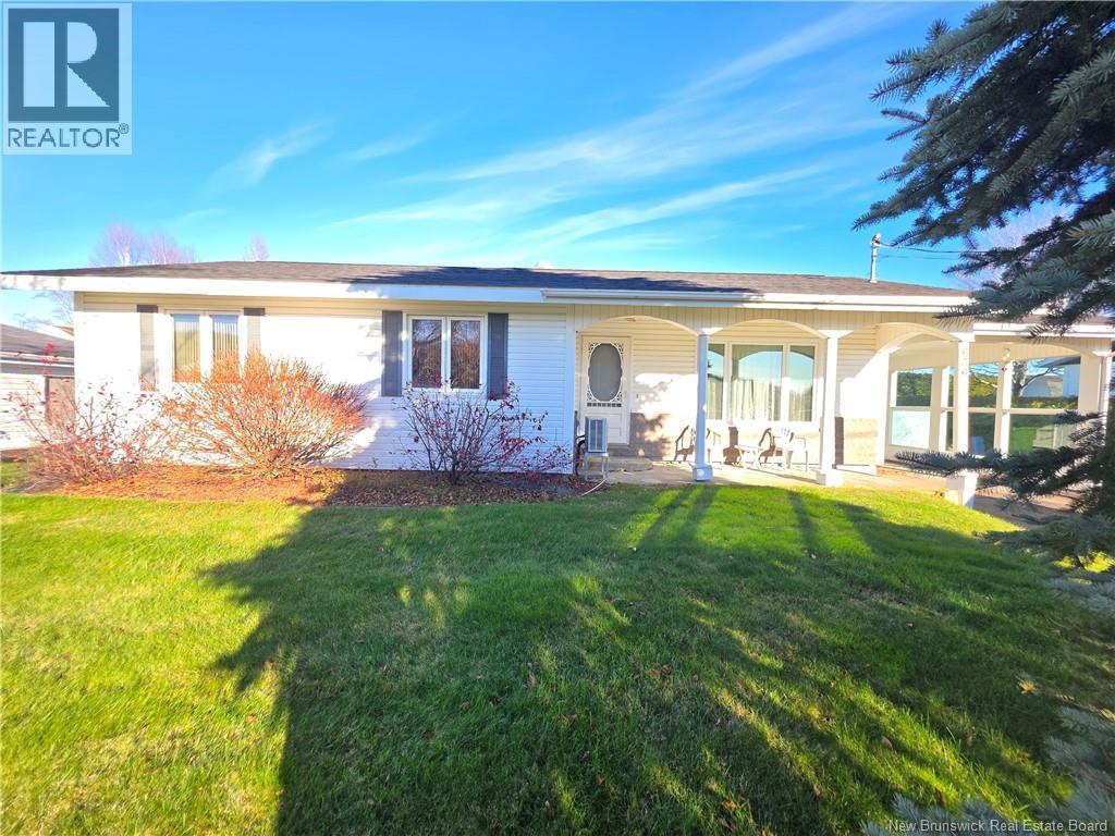 636 3 Ieme Ave, Grand-Sault/grand Falls, New Brunswick  E3Z 1A3 - Photo 3 - NB129704