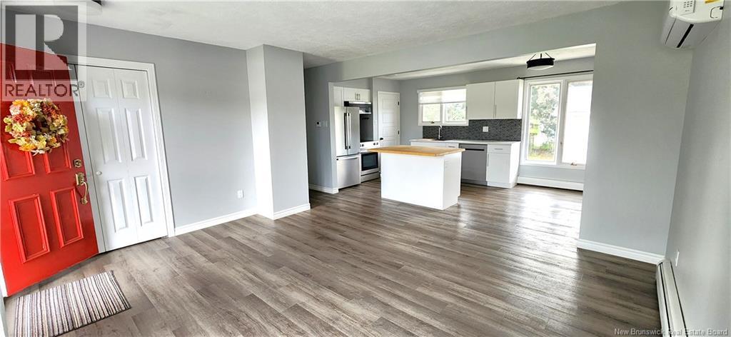 1111 Vincent Drive, Bathurst, New Brunswick  E2A 3W1 - Photo 3 - NB129327