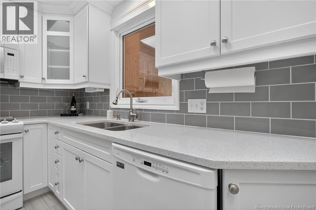 103 Labrosse, Moncton, New Brunswick E1A 4W9 - Photo 9 - NB129702