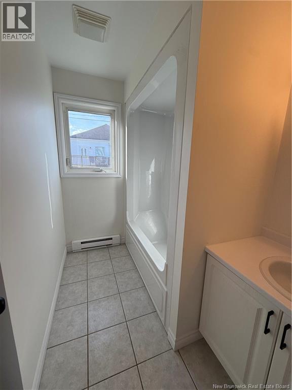 545 St-Simon, Bathurst, New Brunswick  E2A 3L7 - Photo 13 - NB129687