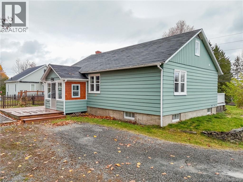 517 Gibson Street, Fredericton, New Brunswick  E3A 4E8 - Photo 2 - NB129705