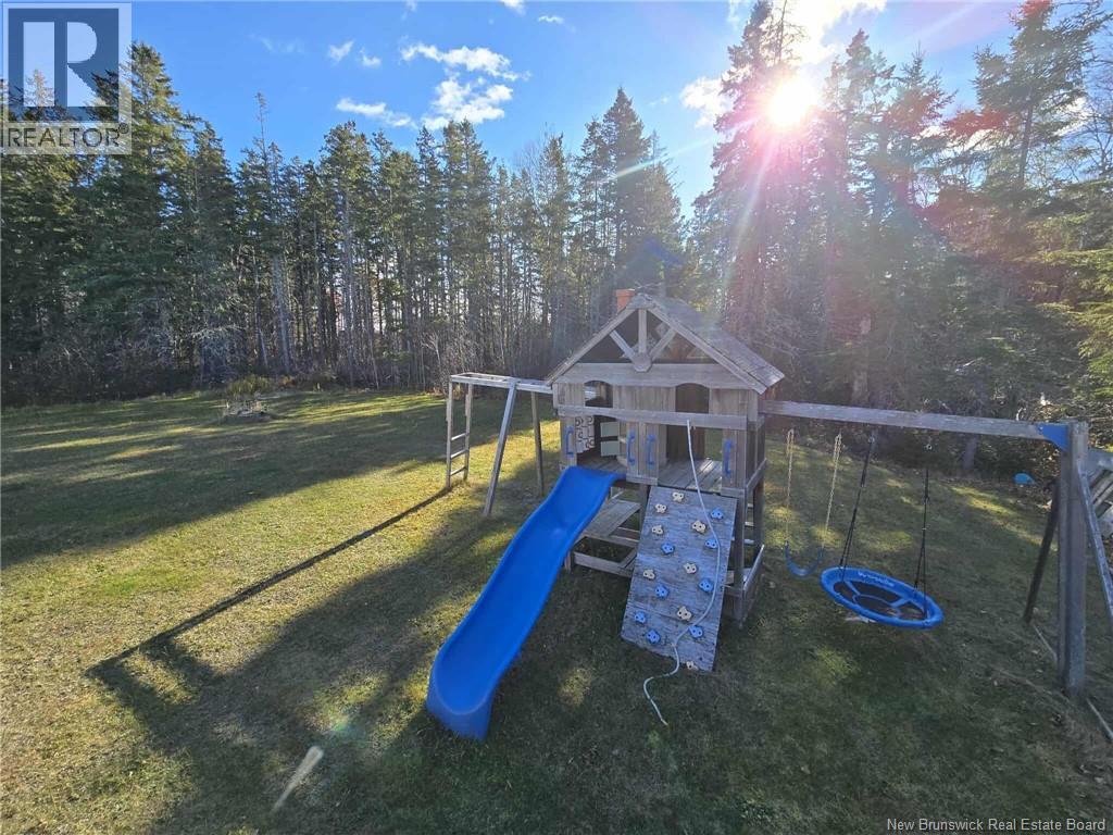 24 Frederic Street, Petit-Rocher, New Brunswick E8J 1A3 - Photo 47 - NB129815