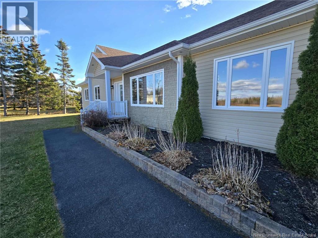 24 Frederic Street, Petit-Rocher, New Brunswick E8J 1A3 - Photo 5 - NB129815