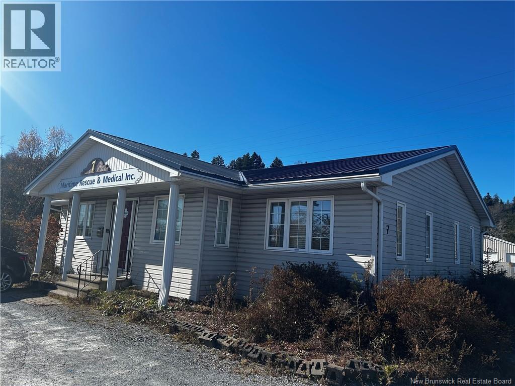 7-17 Foster Thurston Drive, Saint John, New Brunswick  E2K 5K7 - Photo 2 - NB129923