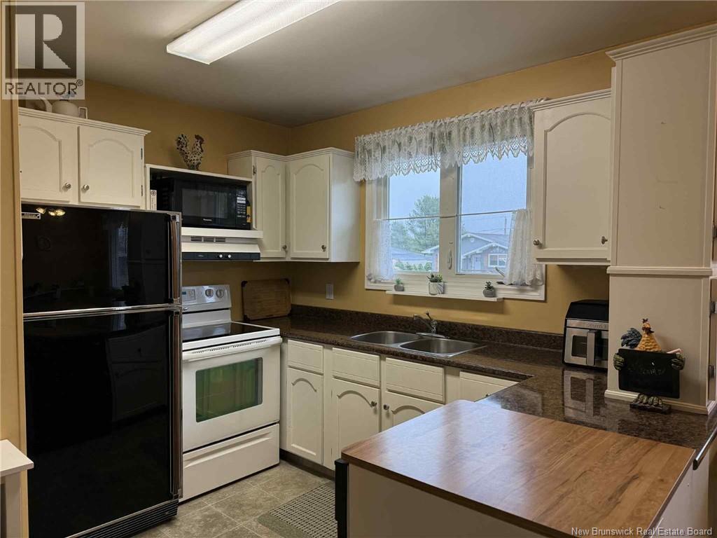 13 Bramalea Avenue, Miramichi, New Brunswick  E1N 1Z8 - Photo 3 - NB129946