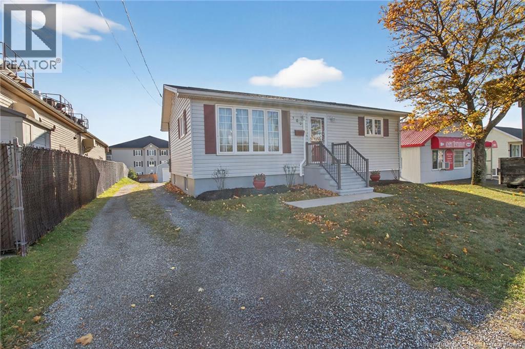 500 Champlain, Dieppe, New Brunswick E1A 1P4 - Photo 3 - NB128261