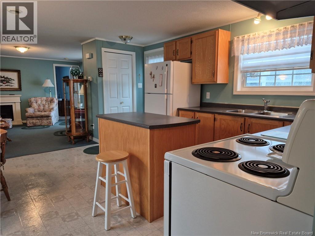 28 Dougnorth Street, Fredericton, New Brunswick  E3G 0H7 - Photo 7 - NB130000