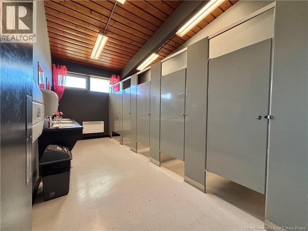 895 St Anne, Bathurst, New Brunswick E2A 2N5 - Photo 15 - NB129909