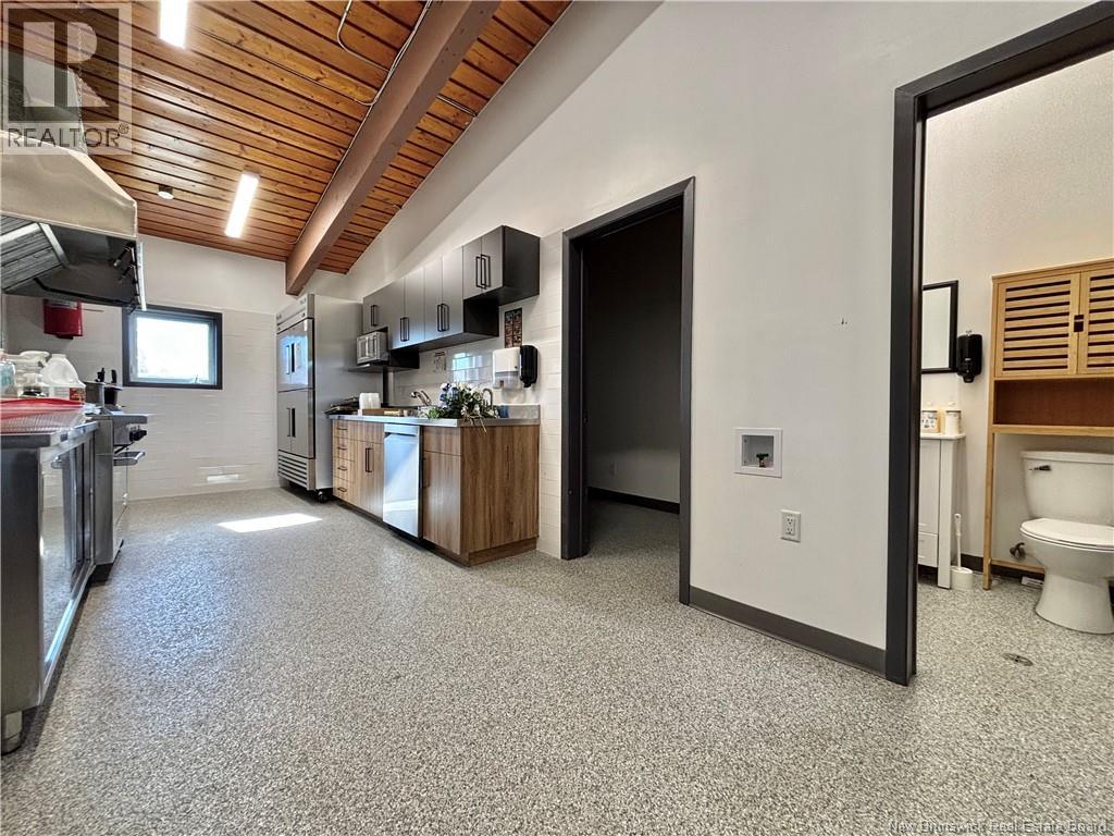 895 St Anne, Bathurst, New Brunswick E2A 2N5 - Photo 16 - NB129909