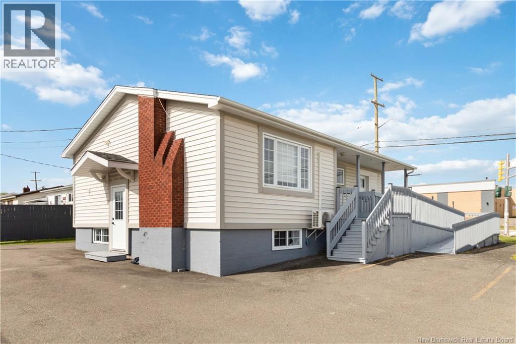 338 Kendra Street, Moncton, New Brunswick E1C 4K4 - Photo 4 - NB129835