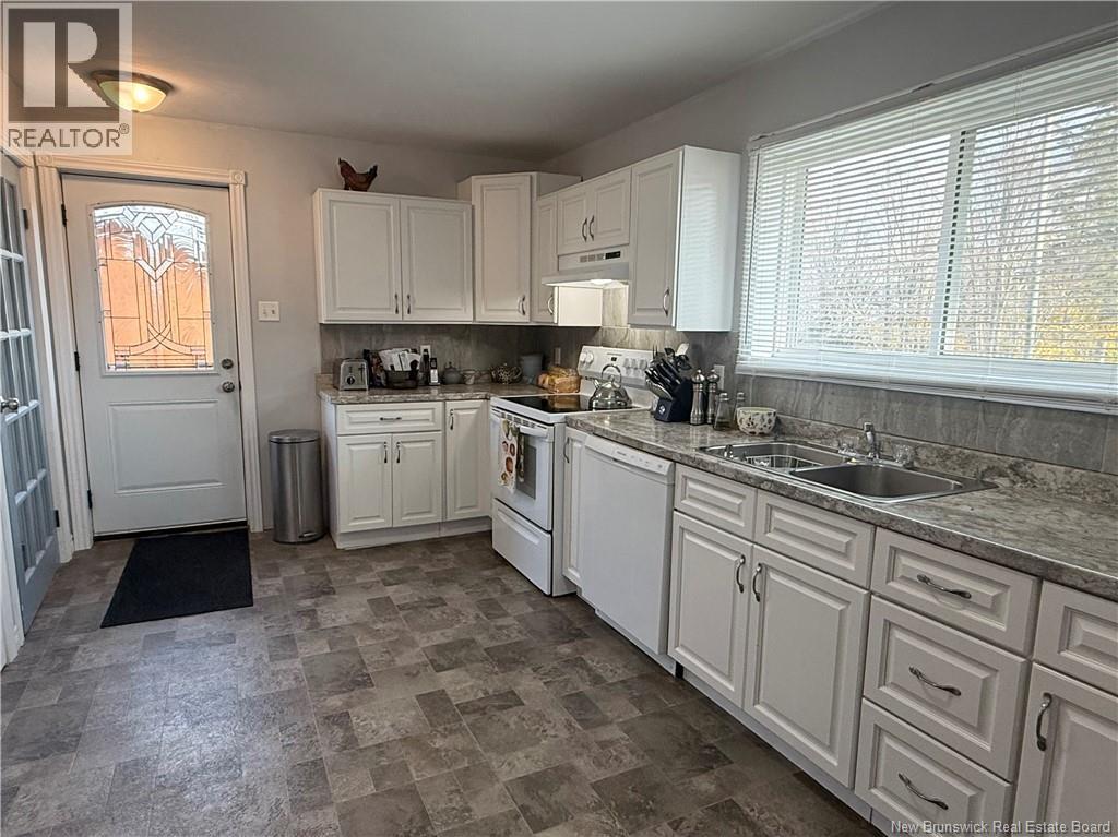 335 Beaumont Avenue, Miramichi, New Brunswick  E1V 1E5 - Photo 6 - NB129989