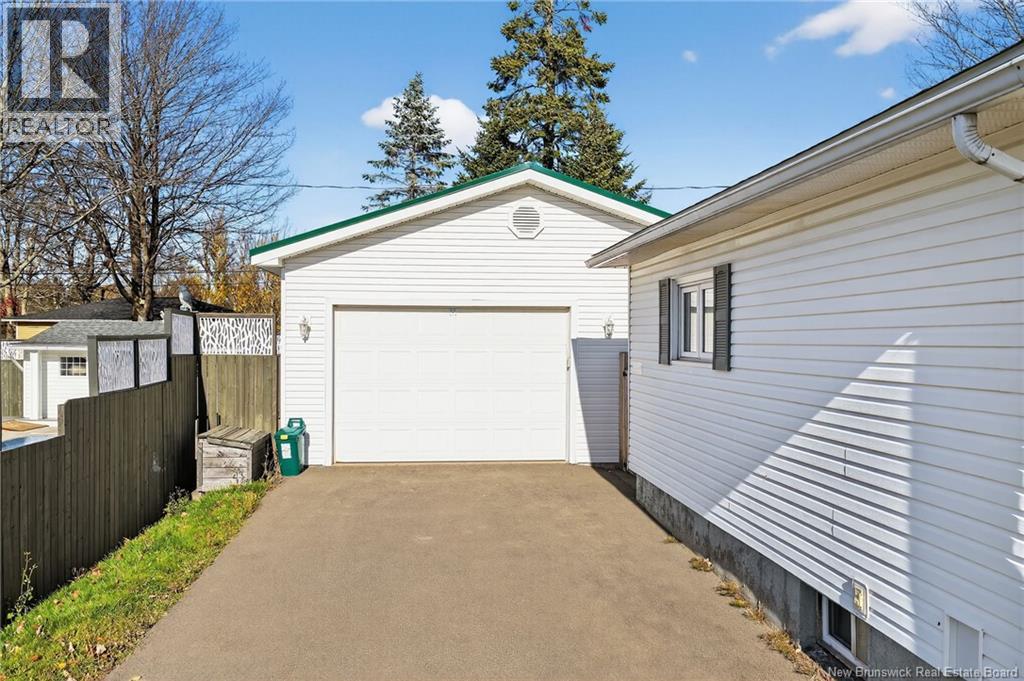 21 Aberdeen Drive, Riverview, New Brunswick  E1B 3G2 - Photo 2 - NB129997