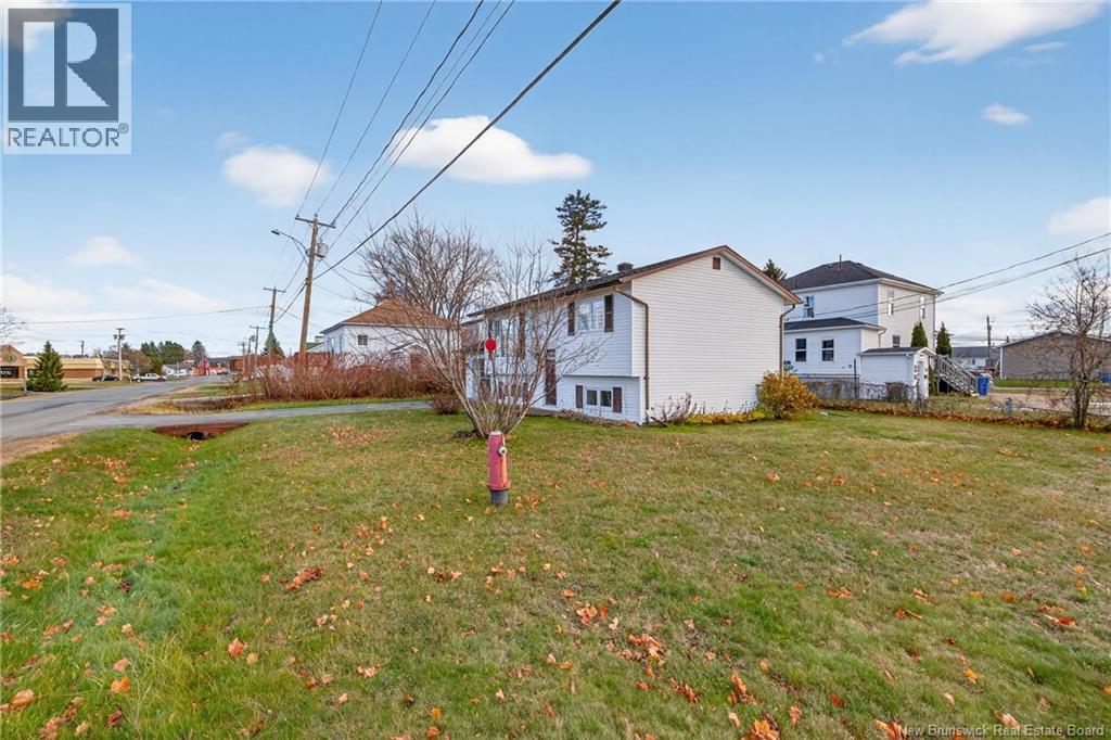 595 St Simon, Bathurst, New Brunswick E2A 3L7 - Photo 3 - NB129958