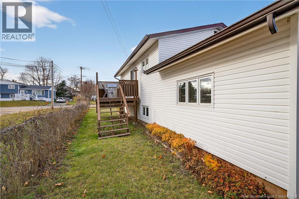 595 St Simon, Bathurst, New Brunswick E2A 3L7 - Photo 5 - NB129958