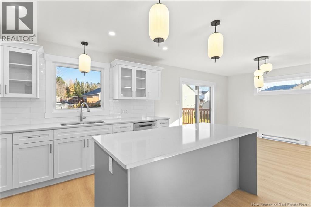 32 Attenborough Drive, Fredericton, New Brunswick E3A 9R6 - Photo 21 - NB130021