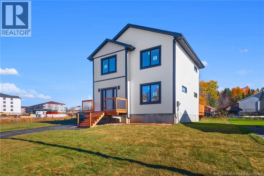 32 Attenborough Drive, Fredericton, New Brunswick E3A 9R6 - Photo 3 - NB130021