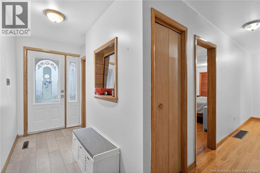 53 Vista, Moncton, New Brunswick E1A 4L6 - Photo 11 - NB130041