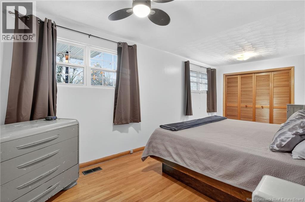 53 Vista, Moncton, New Brunswick E1A 4L6 - Photo 12 - NB130041