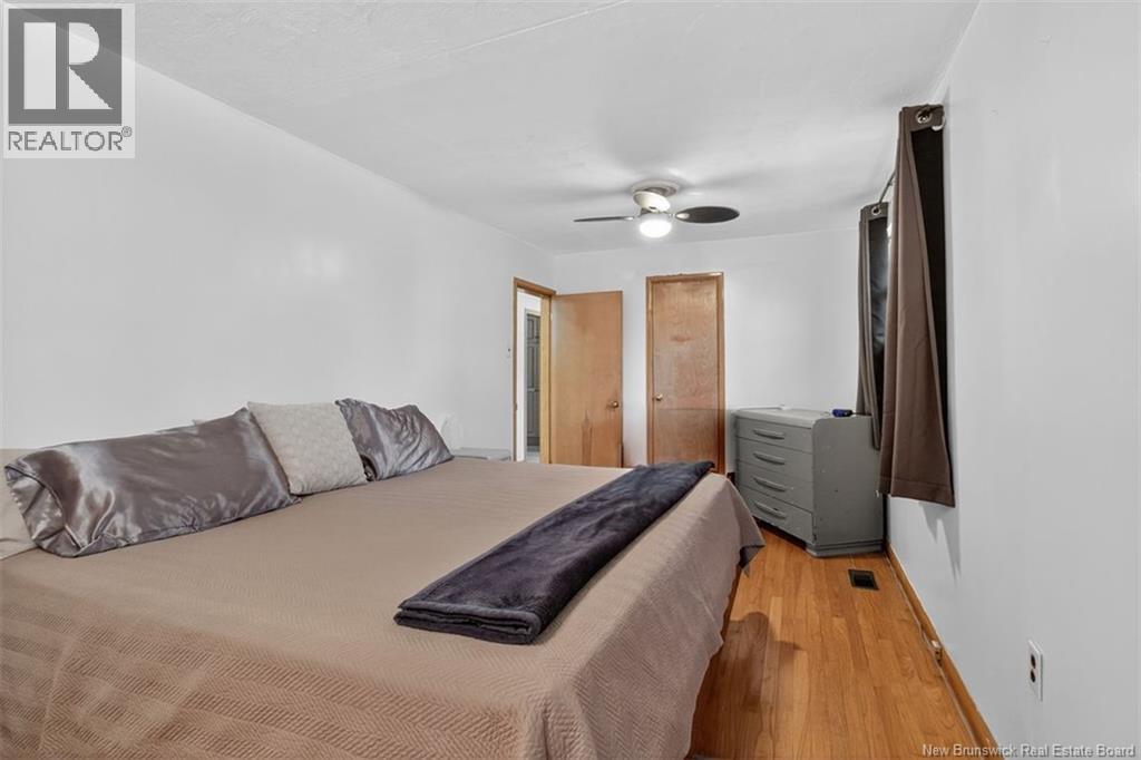 53 Vista, Moncton, New Brunswick E1A 4L6 - Photo 13 - NB130041