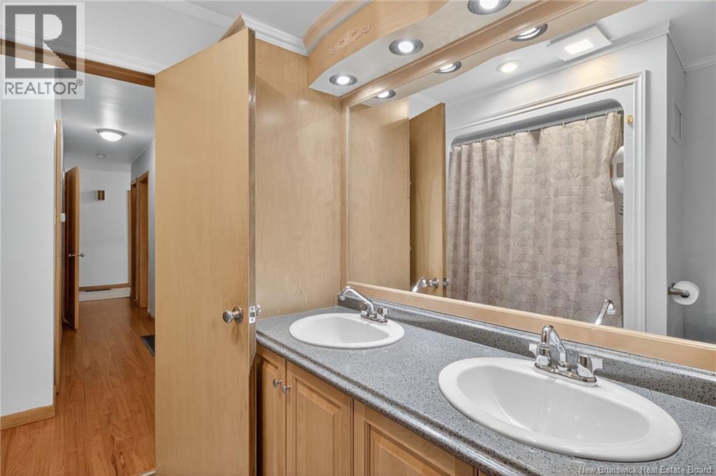 53 Vista, Moncton, New Brunswick E1A 4L6 - Photo 26 - NB130041