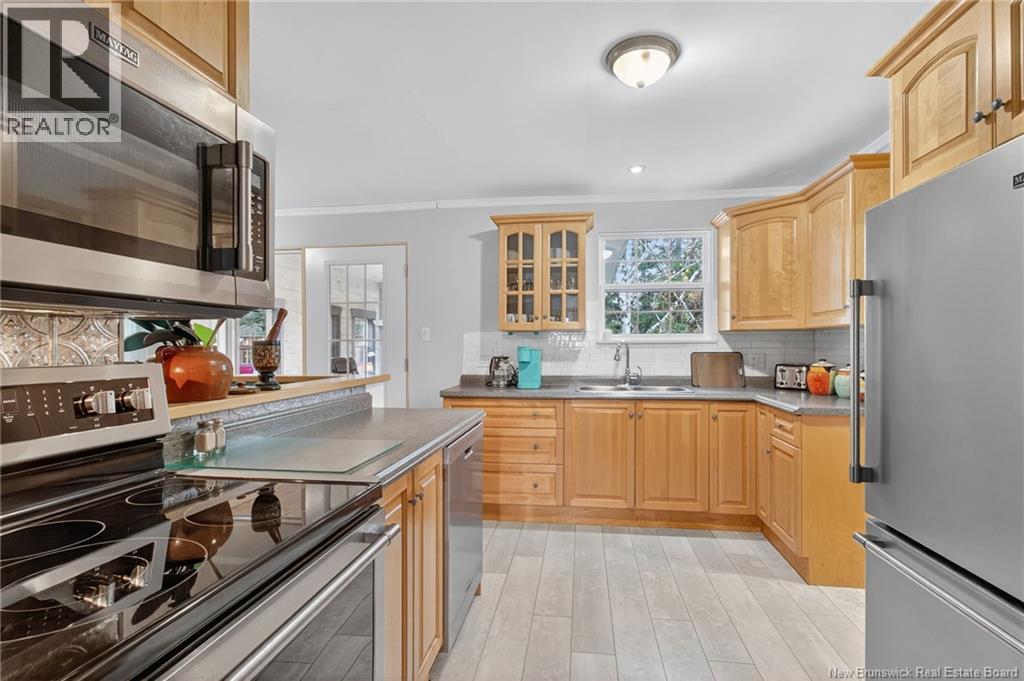 53 Vista, Moncton, New Brunswick E1A 4L6 - Photo 3 - NB130041