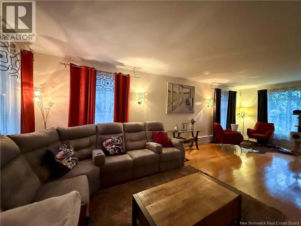 28 Lawson Street, Edmundston, New Brunswick  E3V 1Z4 - Photo 15 - NB129995