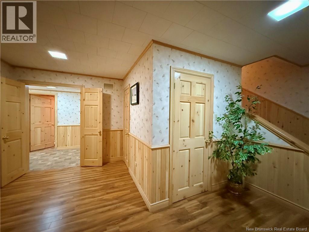 28 Lawson Street, Edmundston, New Brunswick  E3V 1Z4 - Photo 36 - NB129995