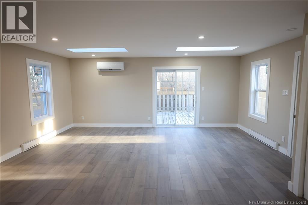 550 Salisbury Road, Moncton, New Brunswick E1E 1B8 - Photo 3 - NB129945