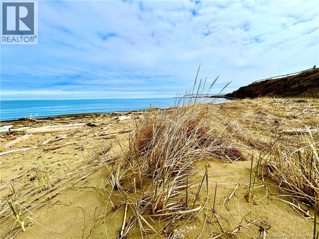 7662 Du Havre, Bas-Caraquet, New Brunswick  E1W 5X2 - Photo 40 - NB130078