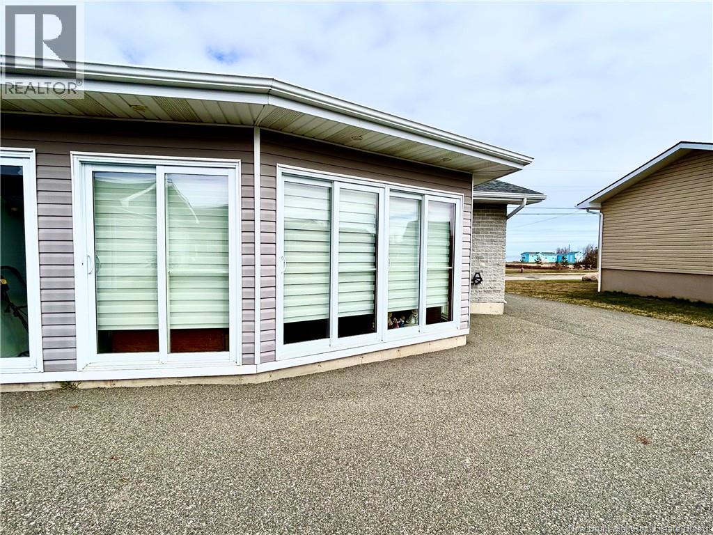 7662 Du Havre, Bas-Caraquet, New Brunswick  E1W 5X2 - Photo 7 - NB130078