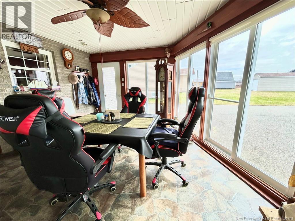 7662 Du Havre, Bas-Caraquet, New Brunswick  E1W 5X2 - Photo 9 - NB130078