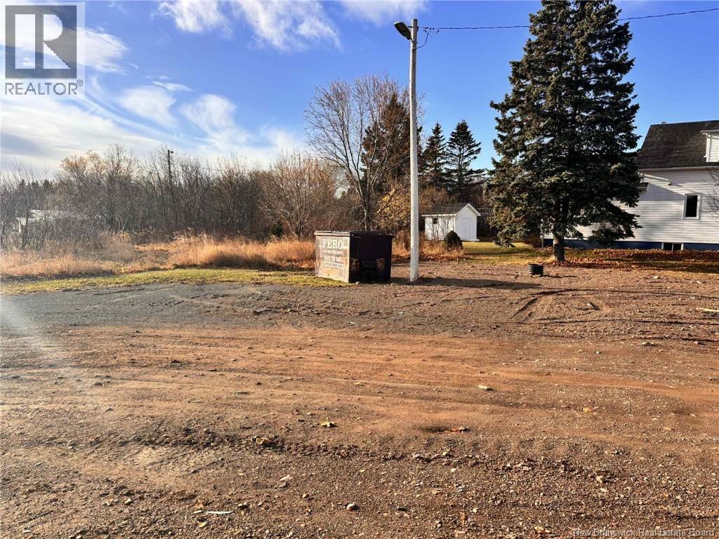 396 Principale, Pointe-Verte, New Brunswick E8J 2Y6 - Photo 2 - NB130090