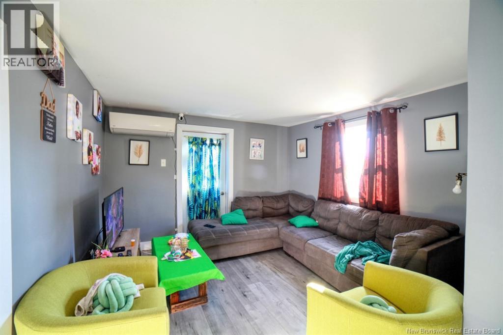 996-998 Riverside Drive, Bathurst, New Brunswick E2A 2M7 - Photo 4 - NB129602