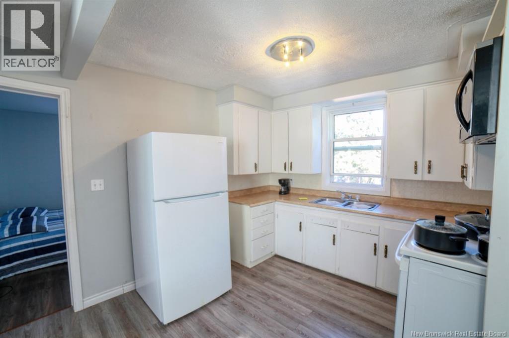 996-998 Riverside Drive, Bathurst, New Brunswick E2A 2M7 - Photo 5 - NB129602