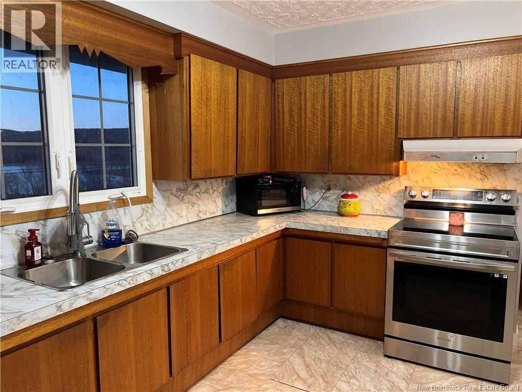 312 Centennial Road, Hampton, New Brunswick E5N 7L9 - Photo 12 - NB129996