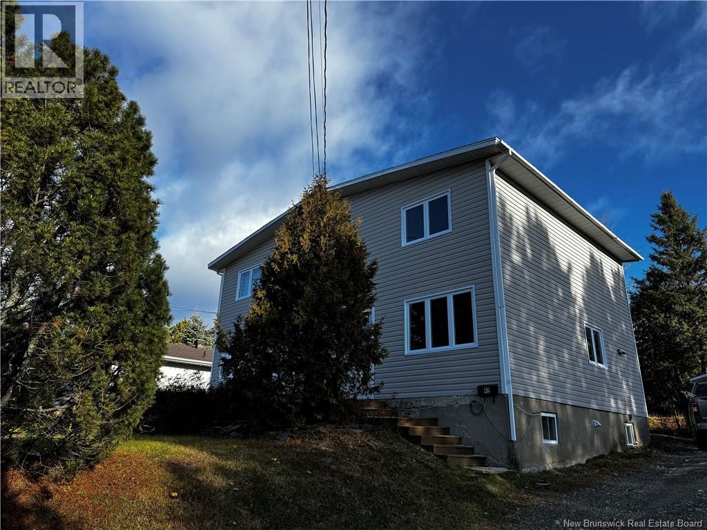 42-44 Marmen Avenue, Edmundston, New Brunswick E3V 2H2 - Photo 2 - NB130107