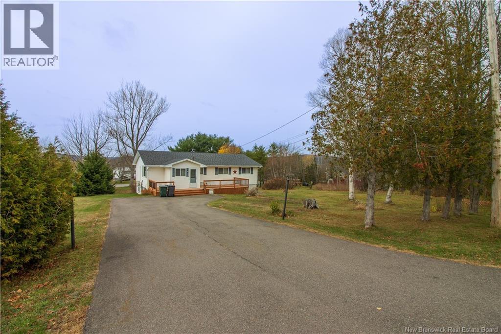 22 Mapleton, Hampton, New Brunswick  E5N 5E8 - Photo 3 - NB129876