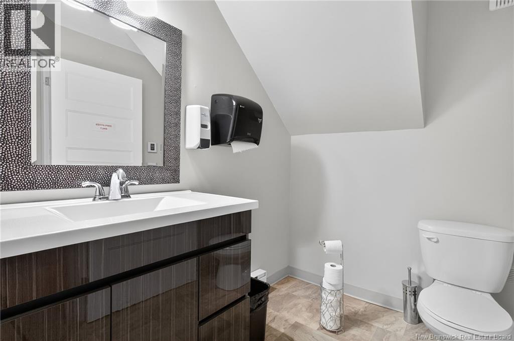 400-408 Mountain Road, Moncton, New Brunswick E1C 2M9 - Photo 9 - NB129977