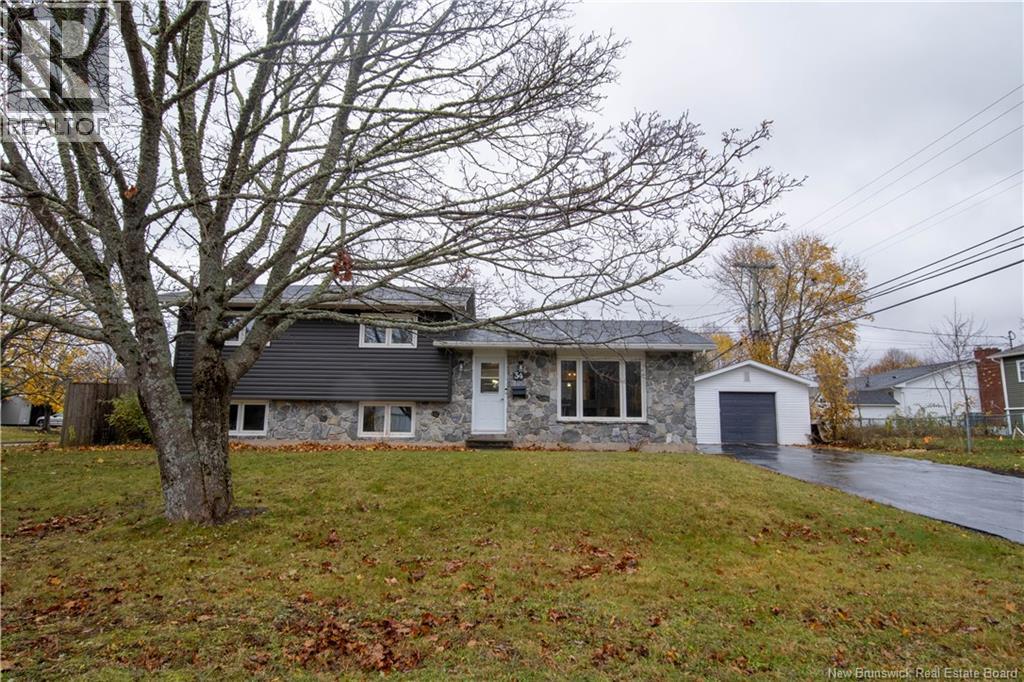 34 Mcdowell Avenue, Riverview, New Brunswick E1B 4S1 - Photo 2 - NB130069