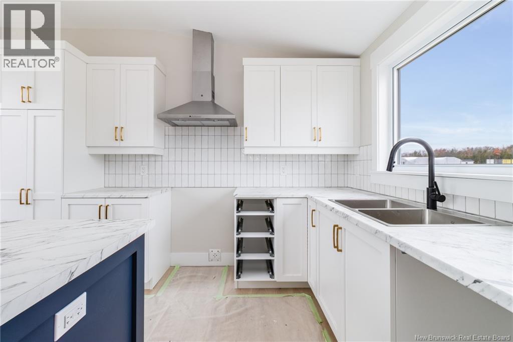 1365 Hanwell Road, Fredericton, New Brunswick E3C 2N2 - Photo 2 - NB130143