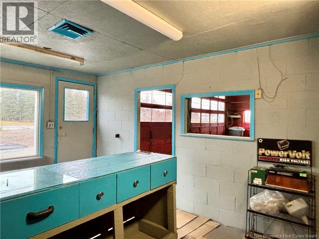 200 Rue Du Pecheur, Lamèque, New Brunswick  E8T 1K2 - Photo 6 - NB130257