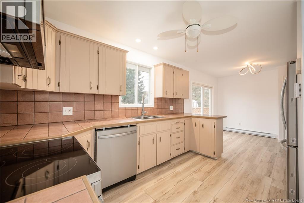 102 Notingham Drive, Moncton, New Brunswick  E1A 5K1 - Photo 11 - NB130329