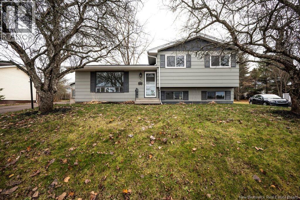 102 Notingham Drive, Moncton, New Brunswick  E1A 5K1 - Photo 2 - NB130329