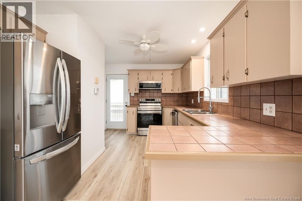 102 Notingham Drive, Moncton, New Brunswick  E1A 5K1 - Photo 7 - NB130329